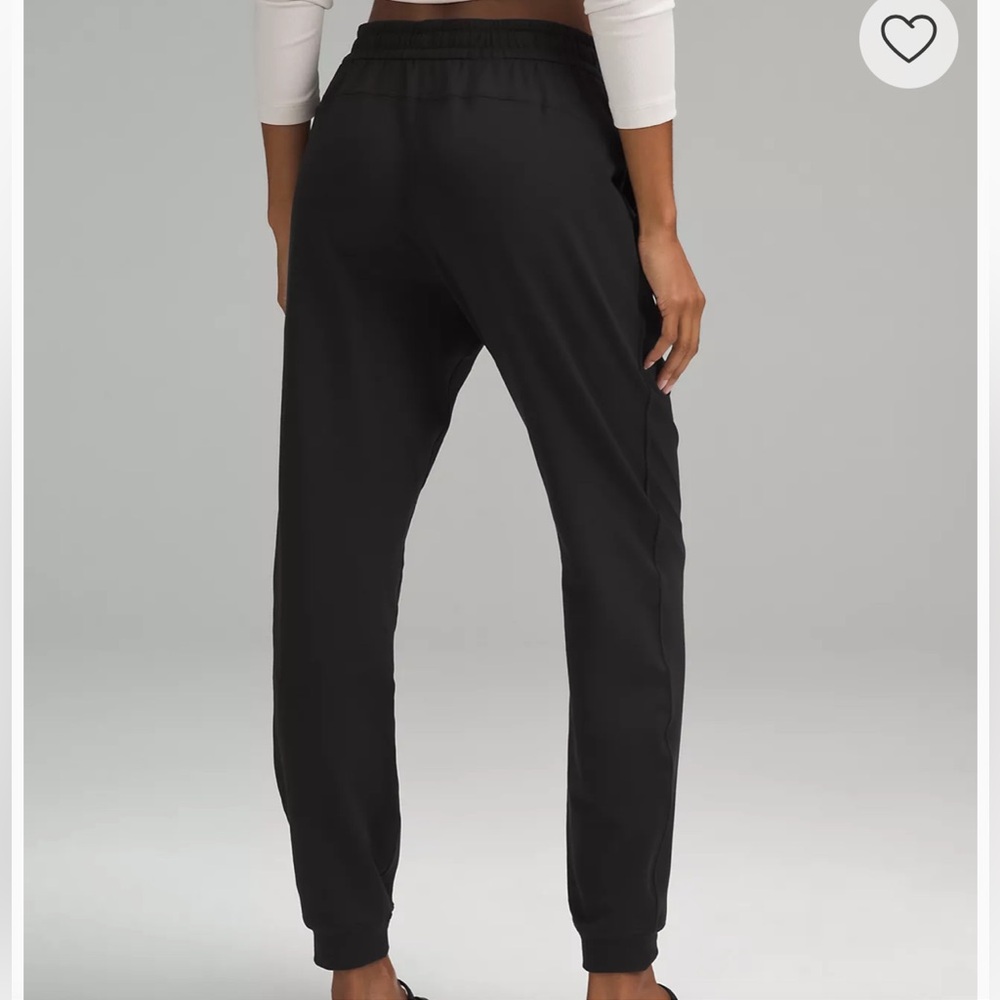 Lululemon Classic-Fit Mid-Rise Jogger Size XS Black Cozy Pockets - Picture 2 of 10